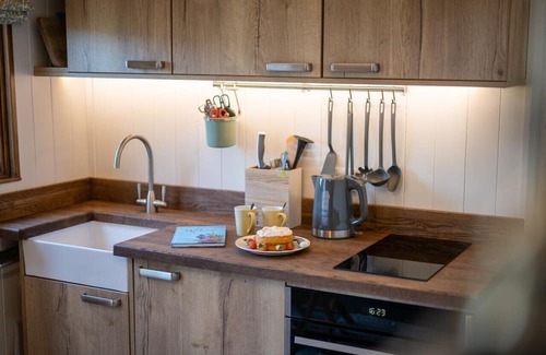 Aysgarth Casa | The Hut in The Orchard