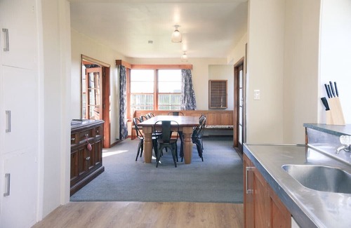 Methven Casa | Green Keeper’s Bach Methven Golf Course