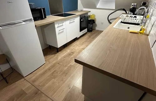 Ruille-en-Champagne Apartamento | Homerez - Apt in Ruillé, Parking