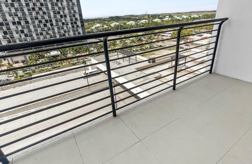 Doral Condominio | Tranquil Doral Getaway: 1BR Luxury