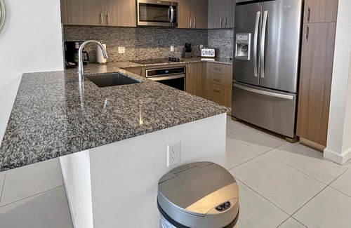 Doral Condominio | 2B/2B Doral Oasis: Spacious Escape