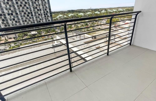 Doral Condominio | Modern Comfort: Doral 1BR Serenity