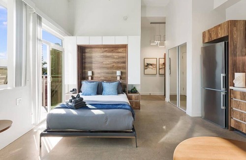 West End Apartamento | Premier Designer Studio in Central West End DT!