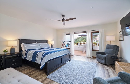 Avalon Condominio | Newly Remodeled Hamilton Cove Condo 2bd/2bth. Street level No Stairs!