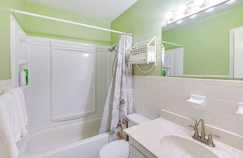 Little Venice Condominio | Daytona Beach Condo, Walk to Wilbur Beach!