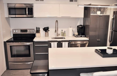 Logan Circle Apartamento | Cozy, modern apartment in the heart of DC!