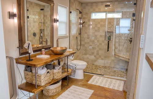 West Oak Hill Cabaña | Serene studio nestled in nature