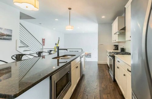 Midtown Casa | Music City Townhomes - 1.5 Miles to downtown!