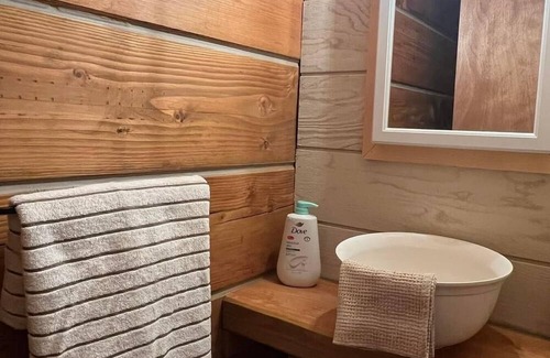 Trapper Creek Cabina | Rapha Primitive Cabin-HCRL