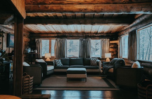 Trapper Creek Cabina | Entire Property Historic Chulitna River Lodge