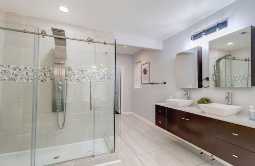 Downtown Baltimore Casa | Luxury Halal Home! 3 Minutes From John Hopkins University and Downtown Baltimore