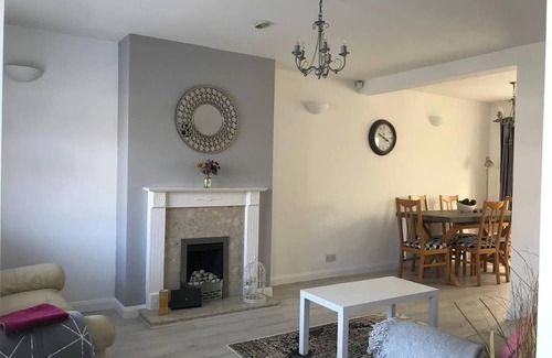 Dadlington Casa | Immaculate 2-Bed House in Coventry
