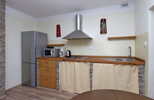 Porozina Apartamento | One bedroom apartment with terrace Porozina, Cres (A-23050-a)