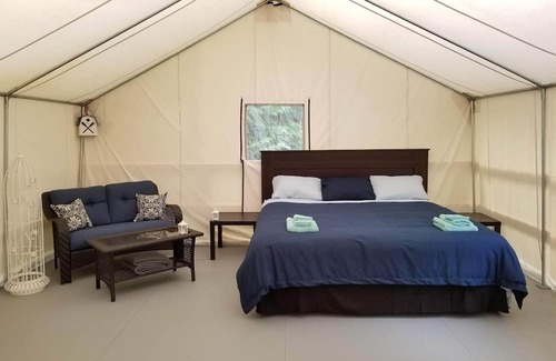 Eagle Bay Cabina | Perch, a canvas cottage with lake views and lake access. Glamping at its finest.