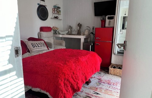 Tree Section Apartamento | The healing room by the beach.
