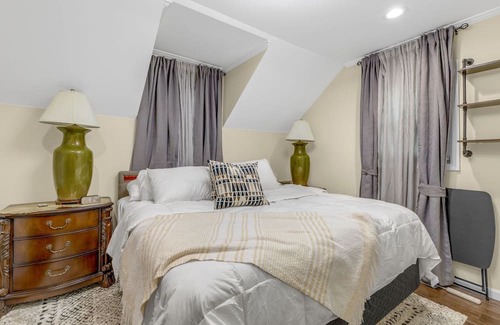 Drayton Casa | 3 bedroom 2:5 bath whole house and backyard Spartanburg, SC close to downtown