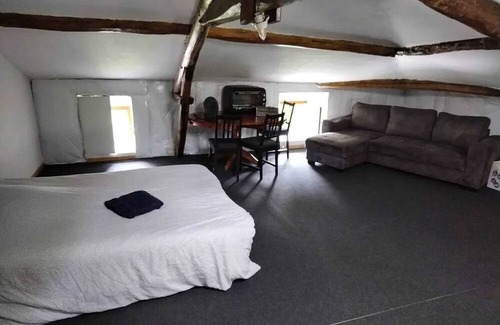 Prat-Bonrepaux Casa | Homerez - Spacious house for 8 ppl. with garden and terrace at Prat-Bonrepaux
