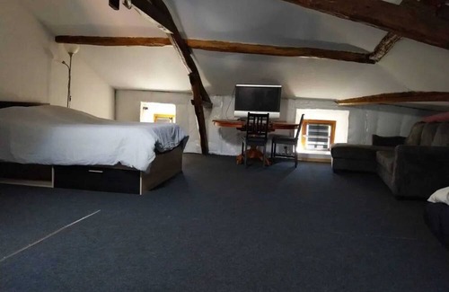 Prat-Bonrepaux Casa | Homerez - Spacious house for 8 ppl. with garden and terrace at Prat-Bonrepaux