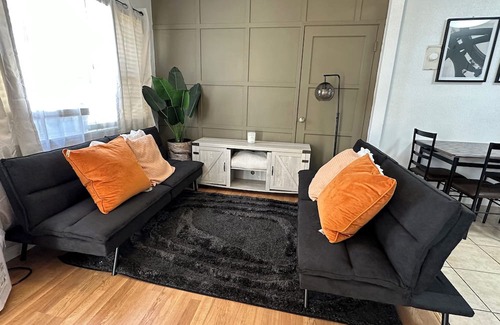 Bellflower Apartamento | Modern Apartment near Disney & LA