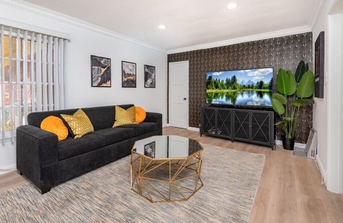 Beverly Hills Apartamento | Private Paradise 1 BR Apartment near Sunset Blvd.