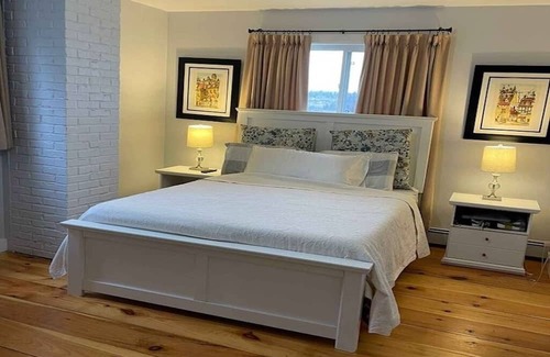 Charlotte's Shore Casa | The charm of country living. Perfect for tranquility with modern conveniences.