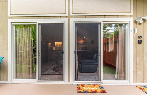 Leilani Estates Apartamento | Large private master suite with private entrance