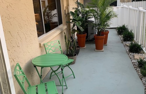 Tanglewood Casa | Quiet 3 BR townhome near downtown St.Pete and beaches. Loaded with Amenities.
