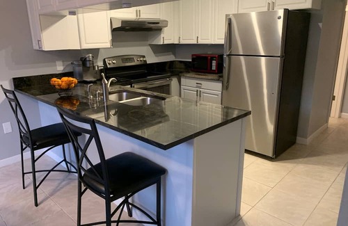 Tanglewood Casa | Quiet 3 BR townhome near downtown St.Pete and beaches. Loaded with Amenities.