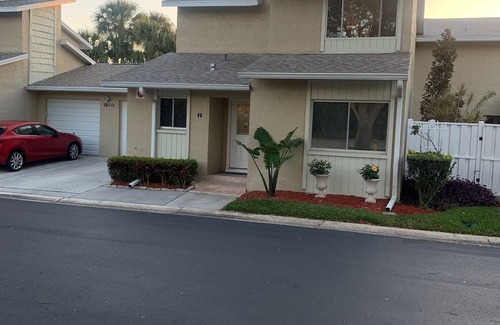 Tanglewood Casa | Quiet 3 BR townhome near downtown St.Pete and beaches. Loaded with Amenities.