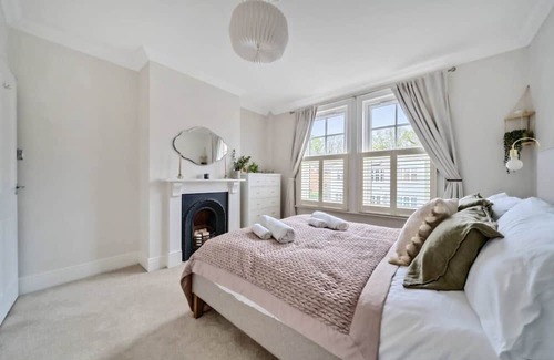 Walton-on-Thames Casa | Pass the Keys | Stylish Family Home