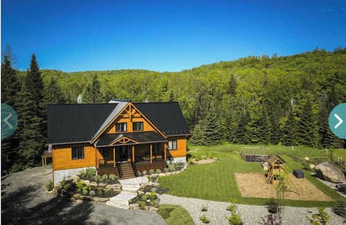 Sainte-Ann-des-Lacs Cabaña | Lakeside Oasis: Perfect for Couples & Families! Private Dock, Kayaks, Ski Trails