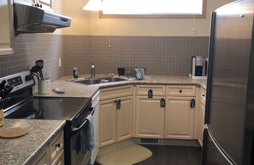 Jasper Apartamento | Private suite steps from downtown and miles away from your worries!