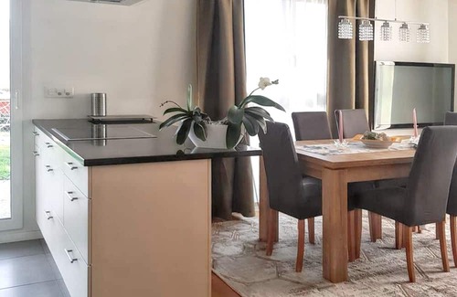 Gumefens Apartamento | Homerez - Amazing apartment for 5 ppl. with garden and terrace at Pont-en-Ogoz