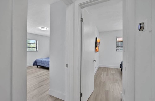 Tarpon River Casa | Updated 2/2 Close to Downtown