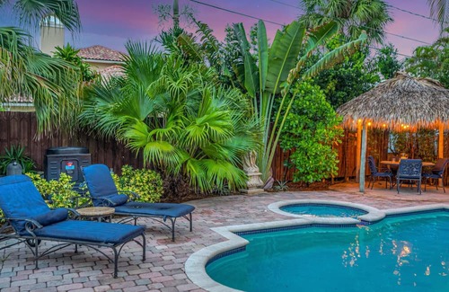 Birch Park Finger Streets Casa | Steps From the Beach Heated Pool Seaside Key