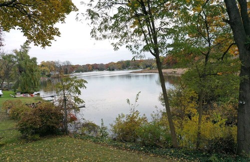 Drayton Plains Cabaña | Cottage with access to private lake.