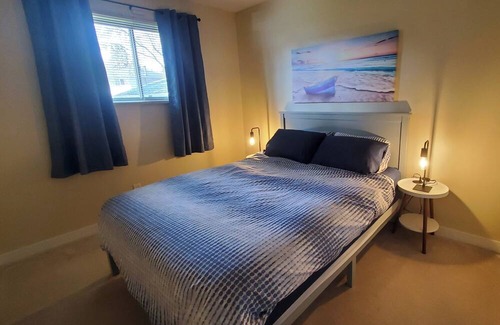 West Edmonton Casa | Sunshine All day, Air Con, king master and queens