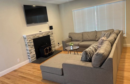 Stockton Casa | Lovely Charming Home 4 bdrm