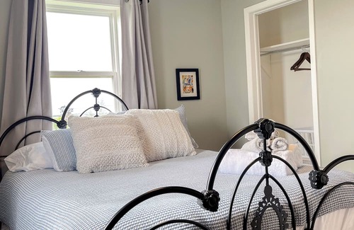 Naufrage Apartamento | Waterview, 10 min to Greenwich Park, bikes, super close to trails, 5 min to spa!