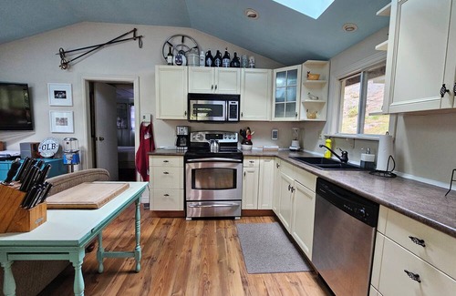 Trent Lakes Cabaña | The Wilson Family Cottage - Instagram @wilsonfamilycottage rentals