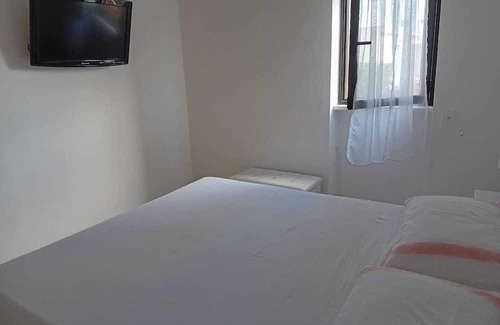 San Cataldo Casa | Holiday Home 'La Dimora Di Lucia' with Private Garden and Air Conditioning