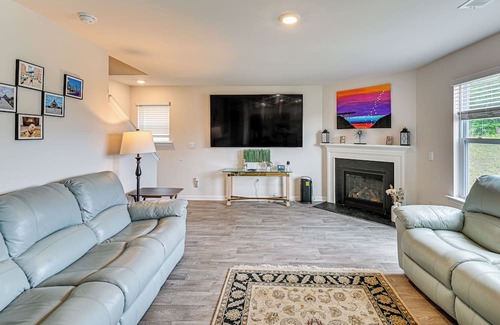 Easley Casa | Greenville Area Getaway w/ Patio & Backyard!