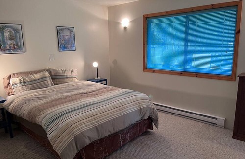 Eagle Creek Casa | Eagle Point Cabin at Ruth Lake Pet Friendly