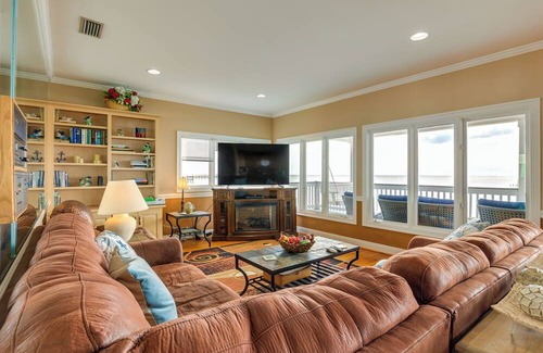 Theodore Casa | Waterfront Vacation Rental: 9 Mi to Dauphin Island