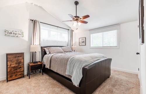 Rockwood Casa | Entire cozy 4 bedrooms house. Short driving distance to Guelph/Acton/Erin/Elora.