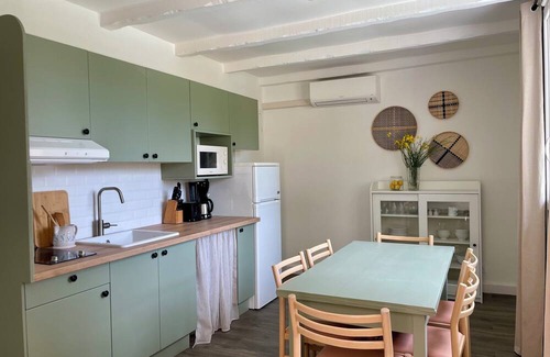 La Roque-sur-Pernes Casa | Authentic stone house in the heart of Provence.