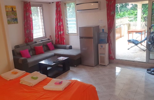 Cocody Apartamento | Apartment with pool, garden, all services included