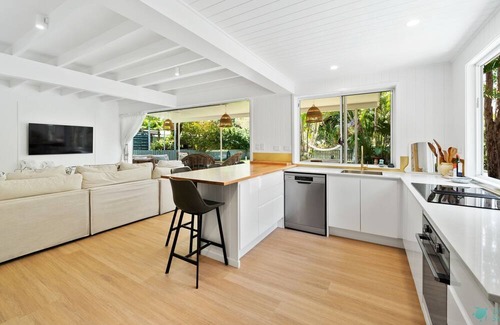 Point Lookout Casa | Home on Home by Discover Stradbroke