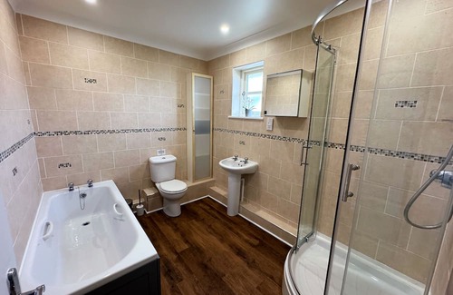 Newport Casa | Amazing sea views. Fully refurbished. Sleeps 6. Dog friendly.