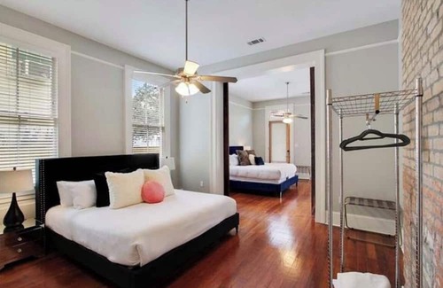 Faubourg Livaudais Casa | The Retreat NOLA - Stylish Modern Home Steps from St. Charles
